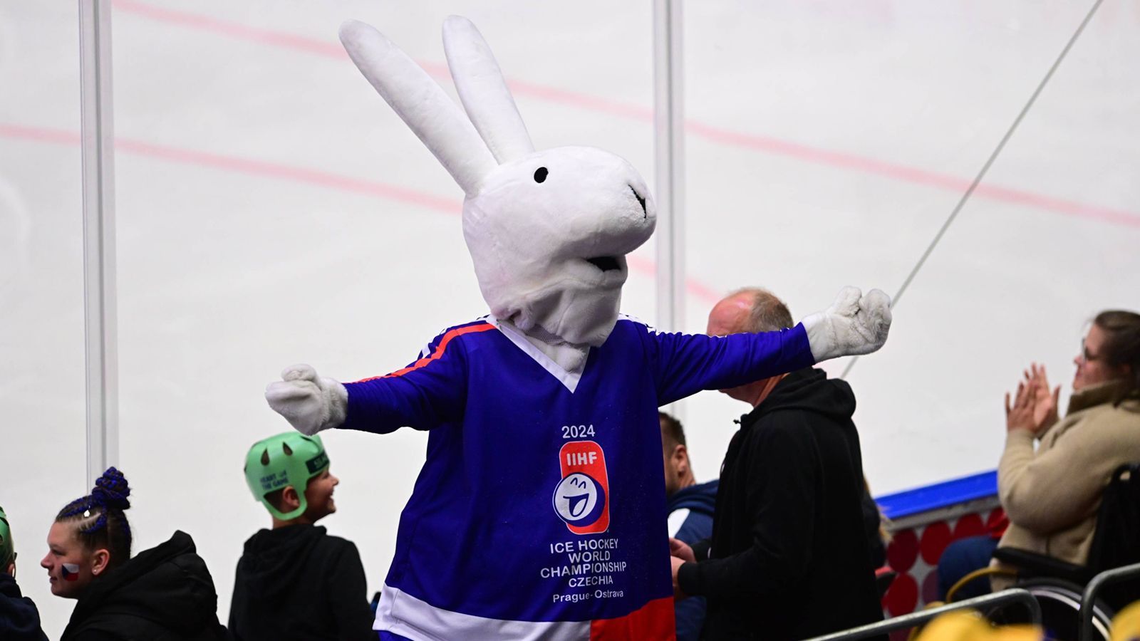 <strong>Power Play</strong><br>Die Schweden zeigen in dieser Partie dem deutschen Team, wie diszipliniertes Eishockey geht und lassen kein Überzahl für das DEB-Team zu.