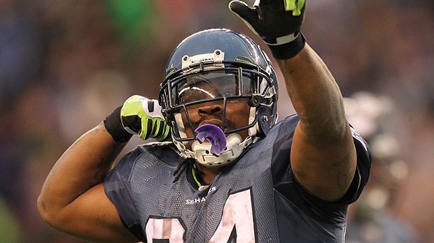 
                <strong>Marshawn Lynch bei den Seahawks</strong><br>
                Nachdem er in der Saison 2009 nicht mehr das Potenzial seiner ersten beiden Spielzeiten aufrufen konnte, wurde er von den Bills zu Beginn der Spielzeit 2010 für zwei Draft Picks zu den Seattle Seahawks getraded.
              