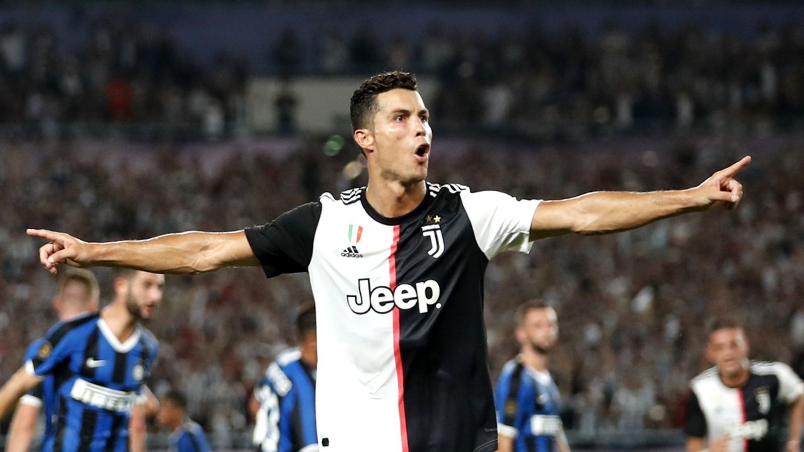 
                <strong>Platz 2: Cristiano Ronaldo (Juventus Turin) </strong><br>
                477 Tore in 490 SpielenVereine: Real Madrid, Juventus Turin
              