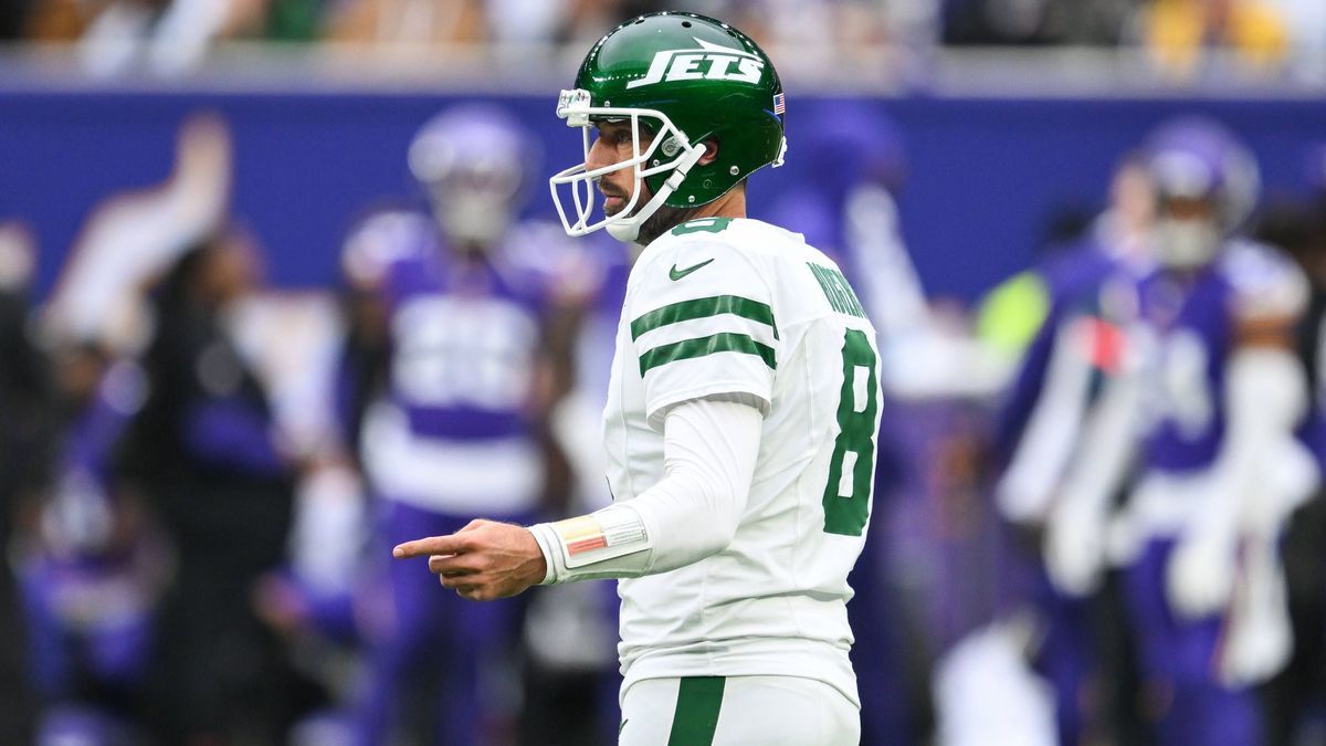 Week 5 New York Jets v Minnesota Vikings Aaron Rodgers of the New York Jets during the Week 5 match New York Jets vs Minnesota Vikings at Tottenham Hotspur Stadium, London, United Kingdom, 6th Octo...