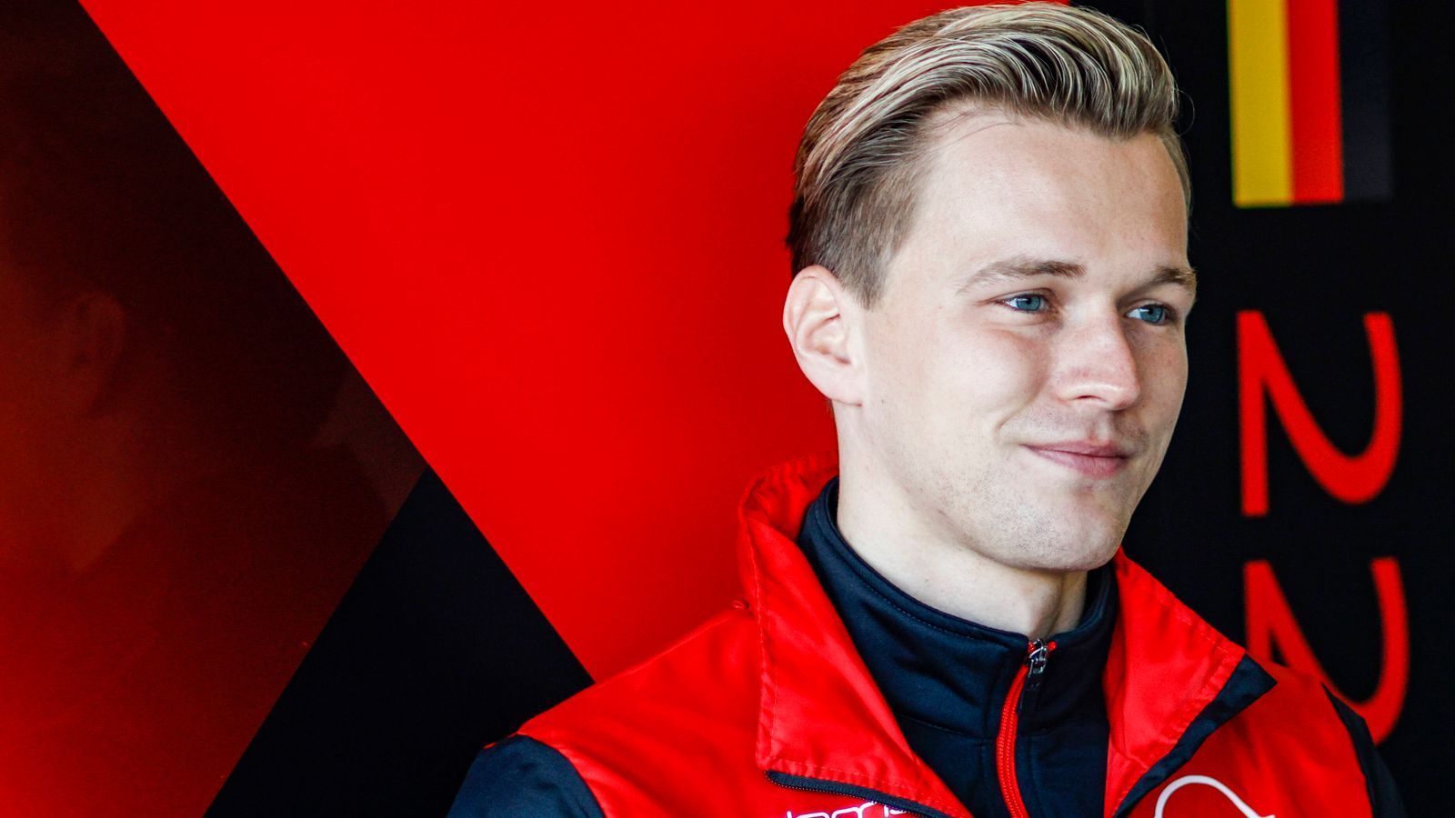 
                <strong>Maximilian Günther (2018 bis heute)</strong><br>
                &#x2022; 2018/19: Geox Dragon, Platz 17 - <br>&#x2022; 2019/20: BMW i Andretti, Platz 9 -<br>&#x2022; 2020/21: BMW i Andretti, Platz 16 -<br>&#x2022; 2021/22: Nissan e-dams, Platz 19<br>&#x2022; 2023: Maserati<br>
              