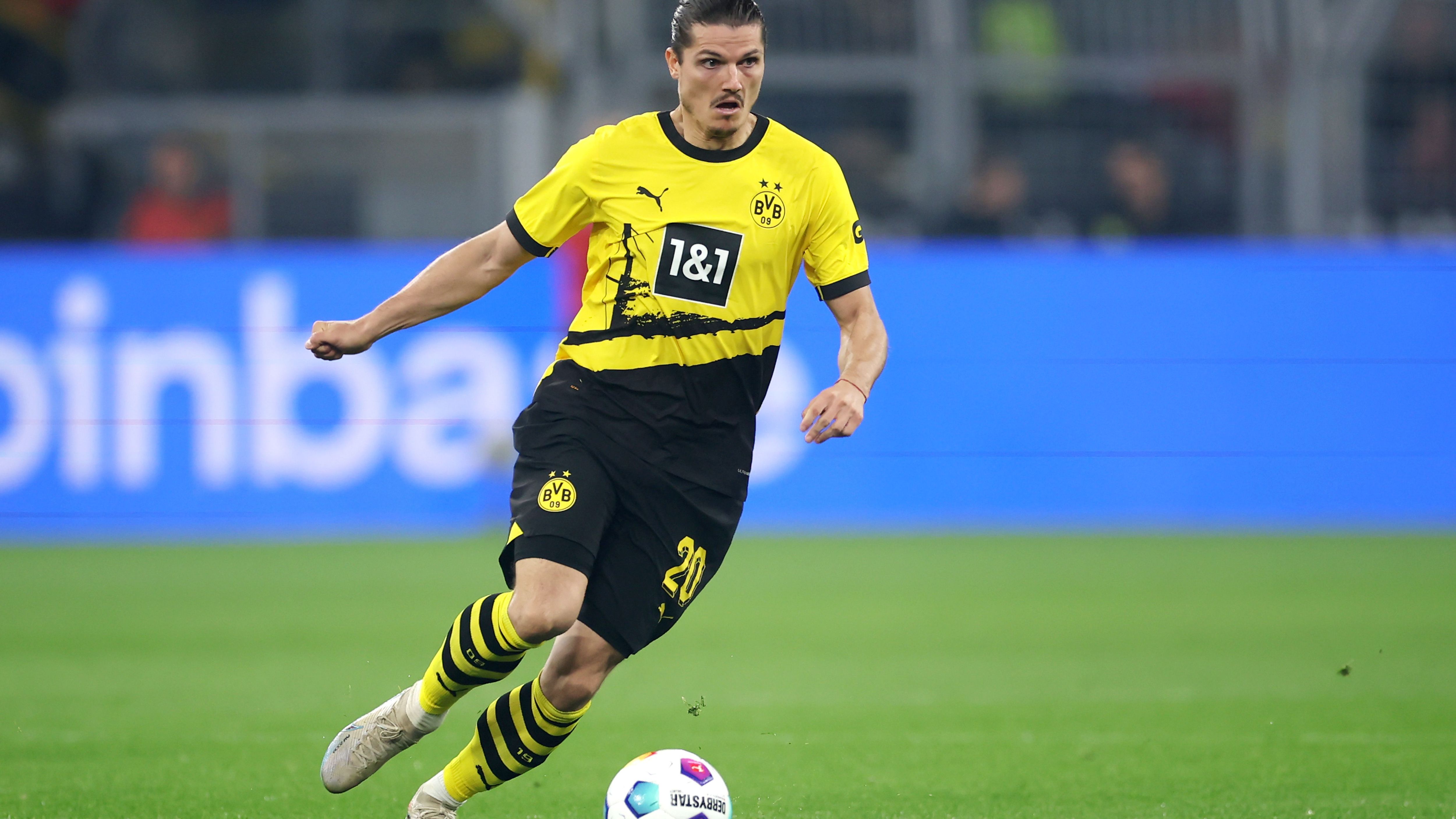 <strong>Flop: Marcel Sabitzer (Borussia Dortmund)</strong><br>Bei Borussia Dortmund häufen sich dagegen die Transfer-Flops. In diese Kategorie gehört bislang auch Marcel Sabitzer, der nach überzeugenden Jahren bei RB Leipzig schon in München allenfalls Mitläufer war. Zu mehr reicht es auch beim BVB noch nicht. Wenn es nicht läuft, geht der Österreicher mit unter, auch in anderen Partien bleibt er unauffällig.