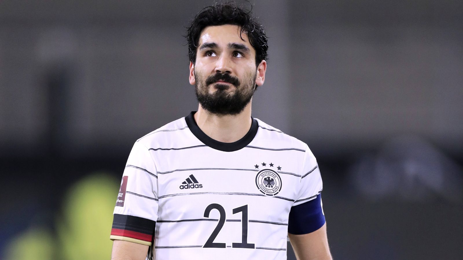 
                <strong>Mittelfeld: Ilkay Gündogan (Manchester City)</strong><br>
                Manchester City ist englischer Meister, englischer Ligapokalsieger und steht im Champions-League-Finale, es ist die erfolgreichste Saison für den Klub und auch für Ilkay Gündogan. 16 Saisontore gelangen dem Mittelfeldmann in allen Wettbewerben für City, dementsprechend ist seine Ausrichtung natürlich offensiv, was dem Mittelfeld der deutschen Mannschaft sicher gut tut. Natürlich ist auch Gündogan gesetzt im Kader für die EM.
              