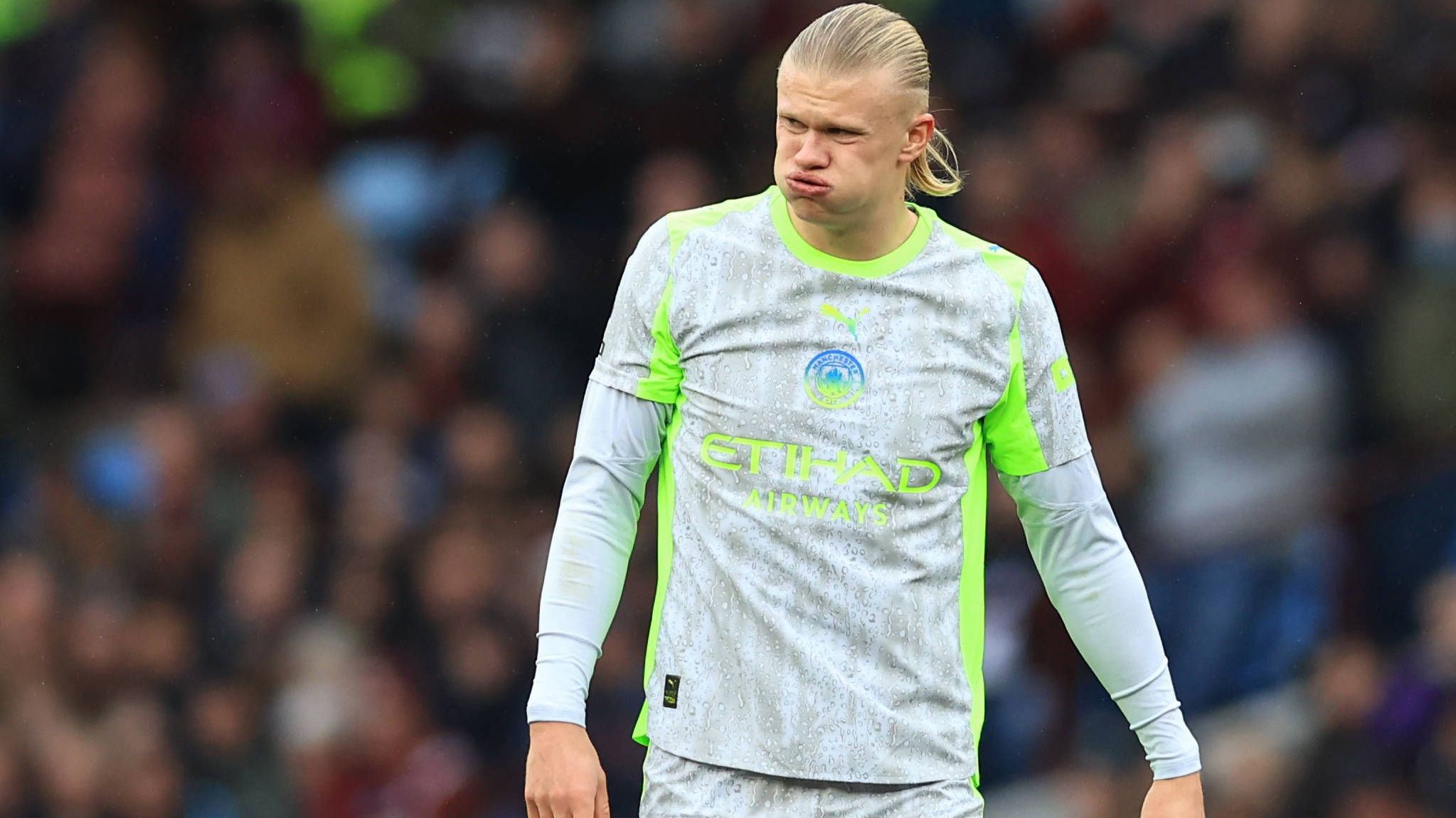 <strong>Erling Haaland (geboren am 21.07.2000)</strong><br><strong>Verein:</strong> Manchester City<br><strong>Marktwert:</strong> 180 Millionen Euro<br><strong>Nationalität:</strong> Norwegisch