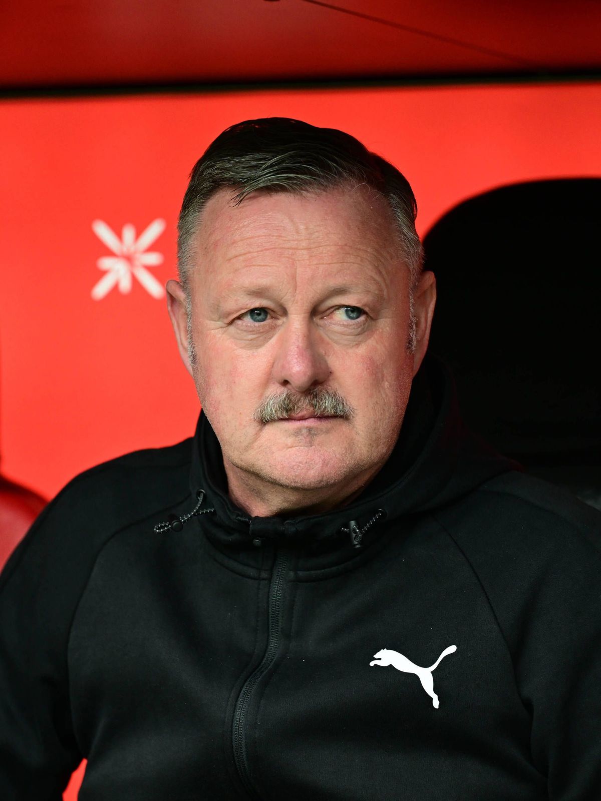 21.09.2025; Leverkusen; Fussball, Herren, 1. Fussball-Bundesliga, Saison 2025 2026, Bayer 04 Leverkusen vs. Borussia Moenchengladbach Roland Virkus (Geschaeftsfuehrer Gladbach) DFL regulations proh...