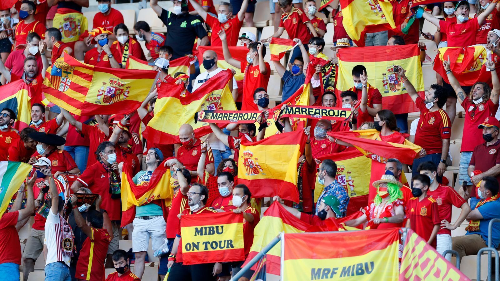
                <strong>Spanier bejubeln Schützenfest</strong><br>
                Am Ende bejubelten die Spanier in Sevilla einen souveränen 5:0-Sieg gegen die Slowakei.
              