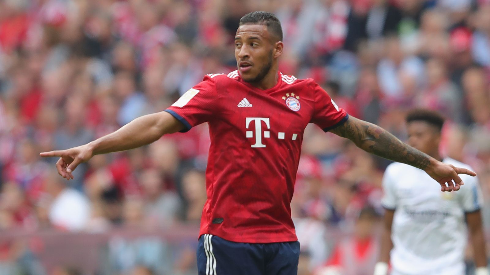 
                <strong>Corentin Tolisso</strong><br>
                Beim FC Bayern: Juli 2017 bis heuteVerpflichtet von: Olympique Lyon (41,5 Millionen Euro Ablöse)Spiele/Tore für den FC Bayern: 47/11Erfolge beim FC Bayern: Deutscher Meister 2018, 2019, Deutscher Pokalsieger 2019, Deutscher-Superpokalsieger 2017, 2018
              