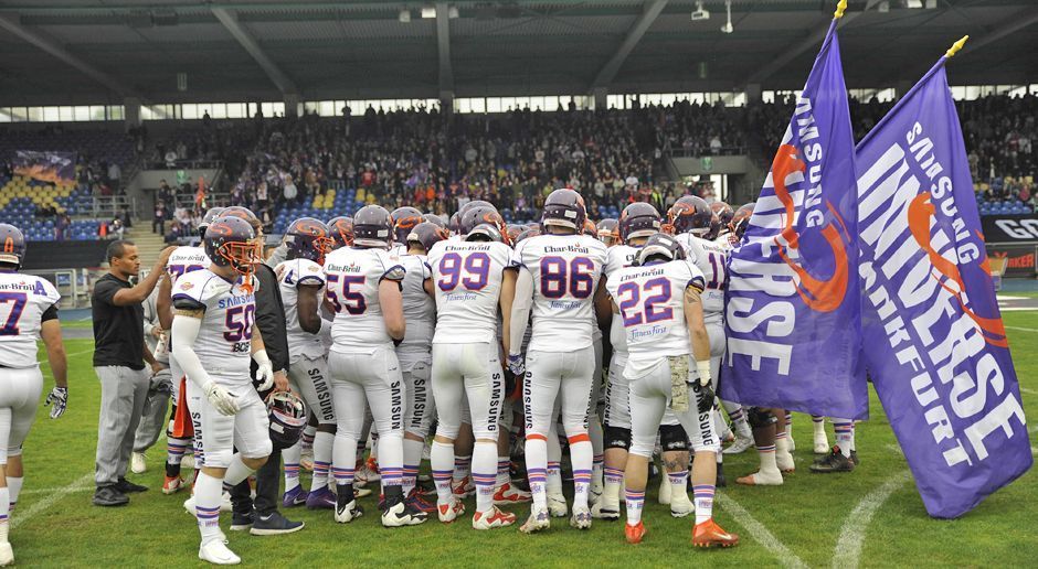 
                <strong>Platz 4: Frankfurt Universe</strong><br>
                Platz zwei im Süden der German Football League mit einer Bilanz von 12-2 und ein überzeugender Erfolg gegen die Dresden Monarchs im Playoff-Viertelfinale. Die Hoffnung auf den ersten German Bowl im erst zweiten GFL-Jahr waren berechtigt. Im Halbfinale musste sich Frankfurt Universe nach großem Kampf aber den New Yorker Lions geschlagen geben.
              