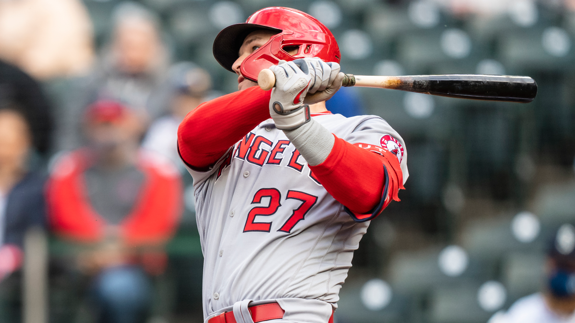 
                <strong>Mike Trout</strong><br>
                Team: Los Angeles Angels – MLB
              
