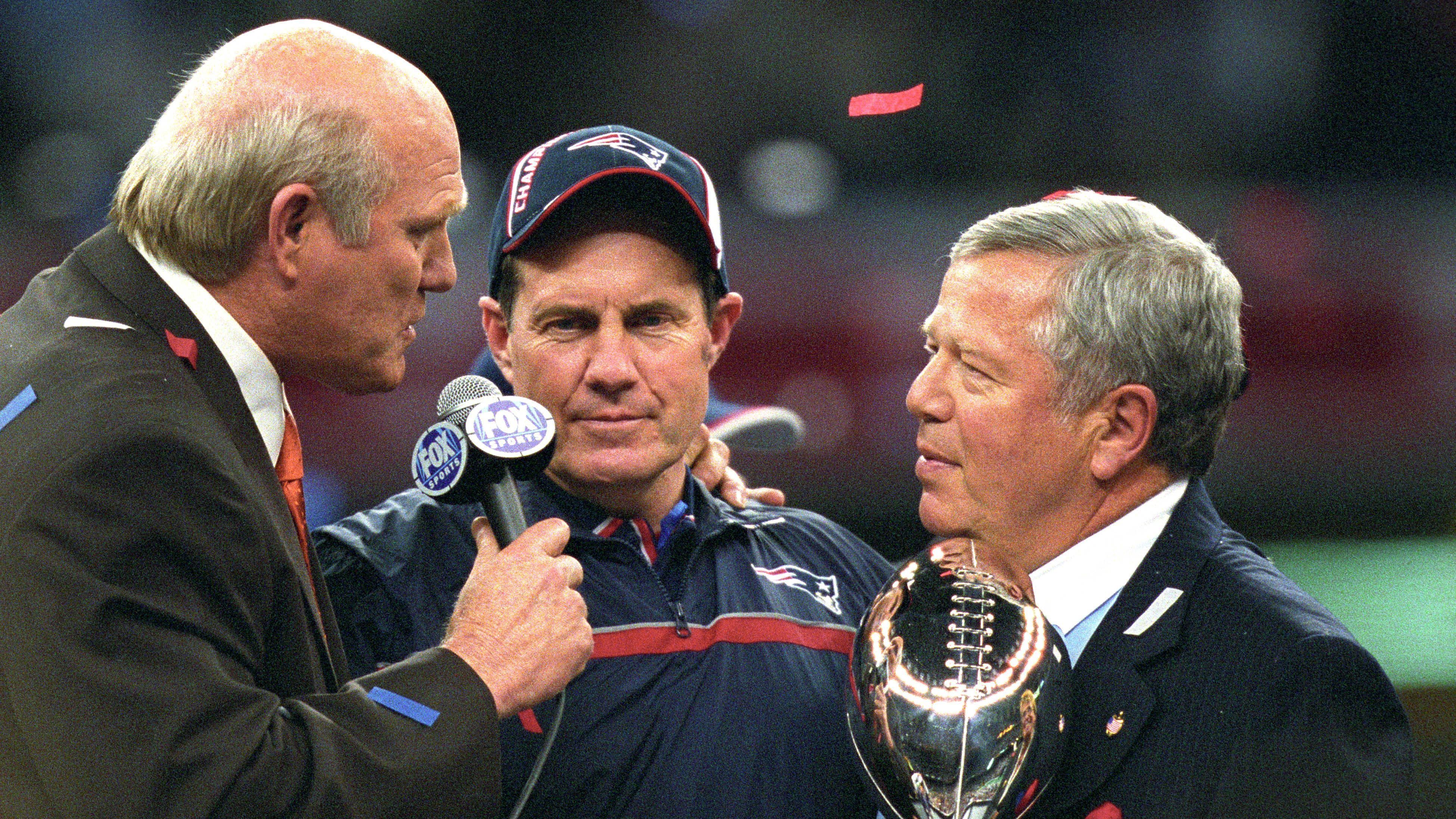 <strong>2002 - Erster Super-Bowl-Sieg mit den Patriots<br></strong>... ermöglichte den Patriots den ersten Super Bowl unter Coach Belichick. Gegen die stark favorisierten St. Louis Rams mit Quarterback Kurt Warner konnte sich New England mit 20:17 durchsetzen. Tom Brady wurde Super Bowl MVP.