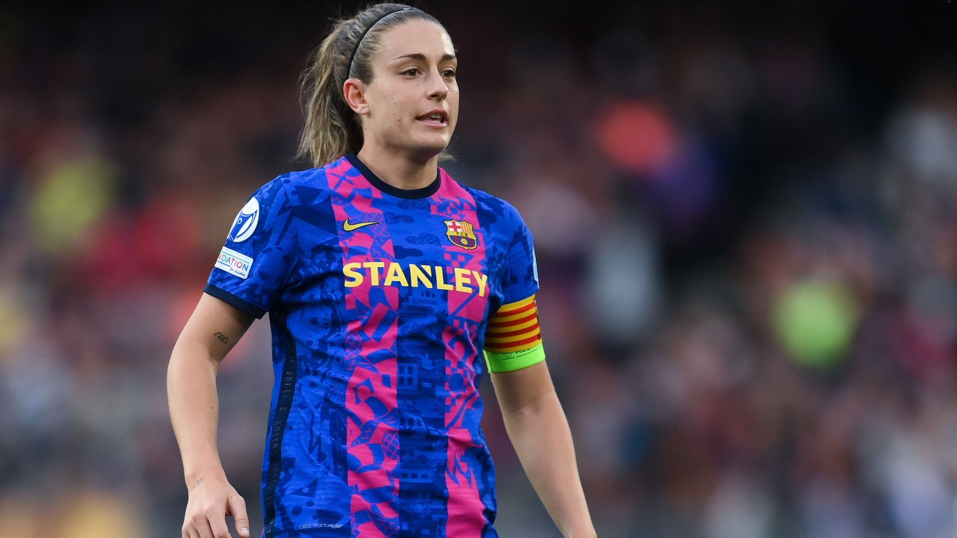 
                <strong>Alexia Putellas: Platz 1  bei den Frauen</strong><br>
                Die Spanierin vom FC Barcelona ist sicherlich eine herausragende Spielerin, aber in vergangenen Saison eben auch eine ohne großen internationalen Titel. Mit Barca verlor sie das Finale der Champions League gegen Lyon. Und bei der EM konnte sie verletzungsbedingt nicht antreten.
              