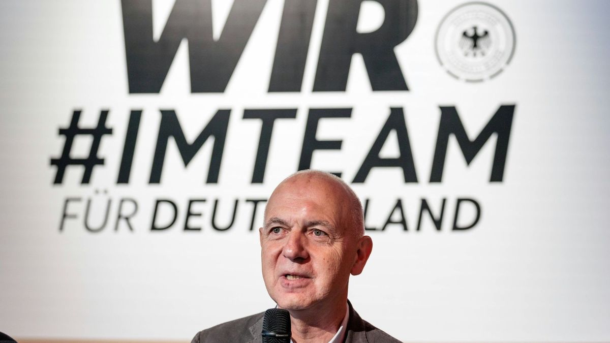 DFB-Präsident Bernd Neuendorf rührt die Werbetrommel