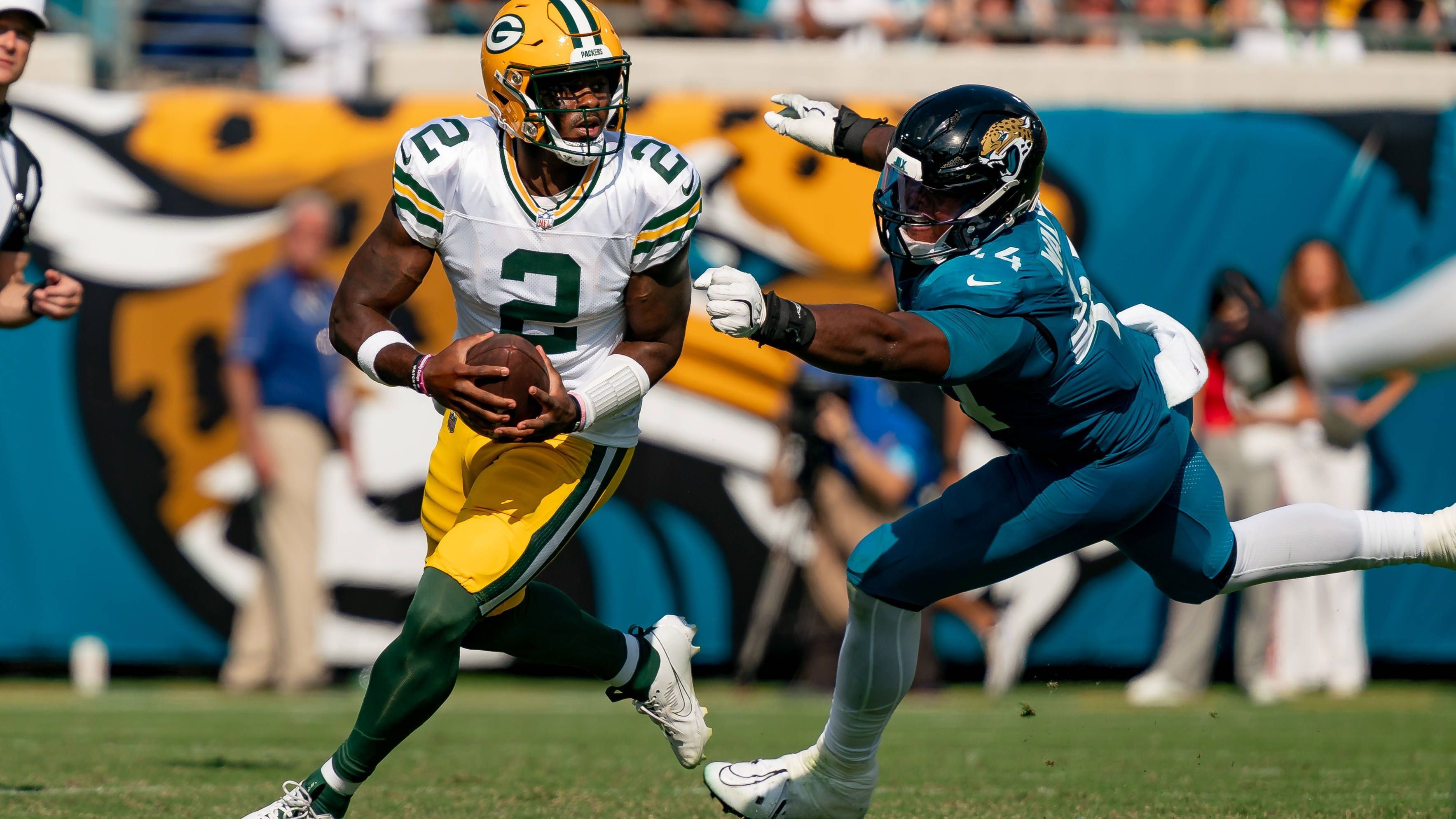 <strong>Malik Willis (Green Bay Packers)</strong><br>Der Backup von Starting Quarterback Jordan Love macht seine Sache bislang so gut, dass er schon Fragen nach einem möglichen Trade beantworten muss. Er habe "nicht wirklich" darüber nachgedacht, zu einem anderen Team zu wechseln, um dort als Spielmacher Nummer 1 aufzulaufen, wird der 25-Jährige von "NBC" zitiert: "Wir haben noch eine Menge Spiele in dieser Saison vor uns" ...