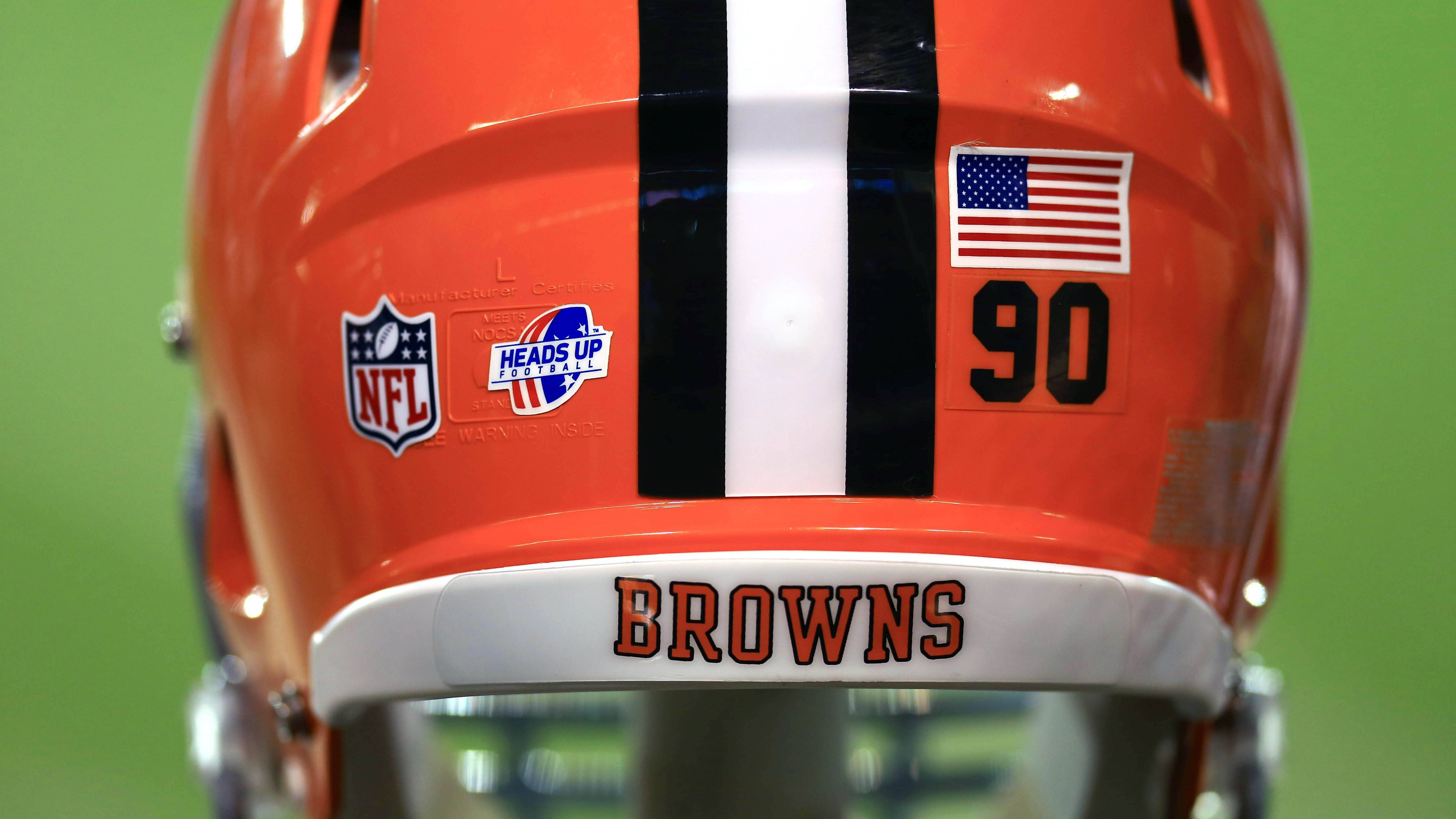 <strong>Cleveland Browns</strong><br>---