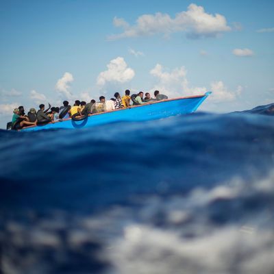 Flüchtlinge, die über das Mittelmeer kommen