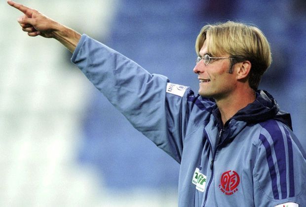 
                <strong>Jürgen Klopp</strong><br>
                Vom nur mäßig erfolgreichen Profi zum Trainer von Weltruf - das schaffte Jürgen Klopp. Der heutige BVB-Coach wechselt beim damaligen Zweitligisten Mainz 05 2001 vom Spielfeld direkt auf die Trainerbank.
              