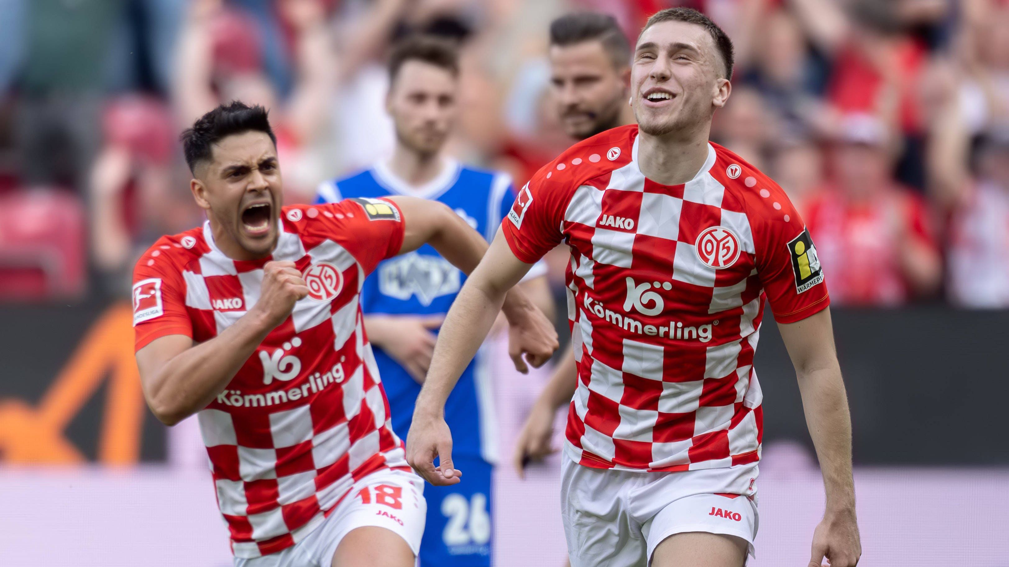 <strong>Brajan Gruda (1. FSV Mainz 05)</strong><br>Brajan Gruda ist einer der Shootingstars der abgelaufenen Bundesliga-Saison und hat sich laut "Bild" auf die Wunschzettel diverser Klubs gespielt. Neben dem BVB sollen auch Leverkusen, Leipzig und der FC Bayern den 19-Jährigen auf der Liste haben. Allerdings hat Mainz ihm wohl ein Preisschild von 50 Millionen Euro verpasst, was sich vermutlich nur der FCB leisten könnte.