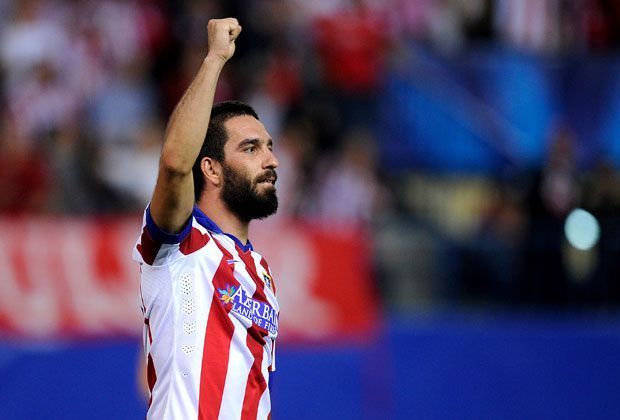 
                <strong>Platz 6: Arda Turan (Atletico Madrid)</strong><br>
                Mit 22 Fouls an Arda Turan teilt sich der Rechtsaußen von Atletico Madrid den sechsten Platz mit Lewandowski. Mit seinem Team scheiterte Turan gegen Konkurrent Real Madrid im Viertelfinale.
              