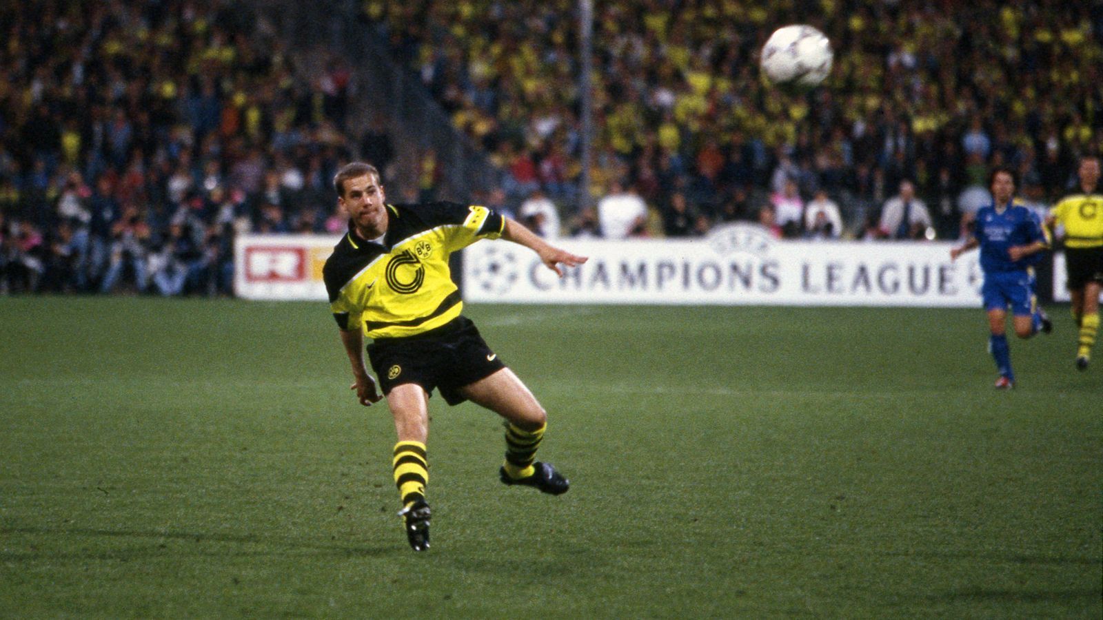 
                <strong>Platz 9 (geteilt): Lars Ricken</strong><br>
                Champions-League-Tore für den BVB: 7 - Champions-League-Spiele für den BVB: 42
              