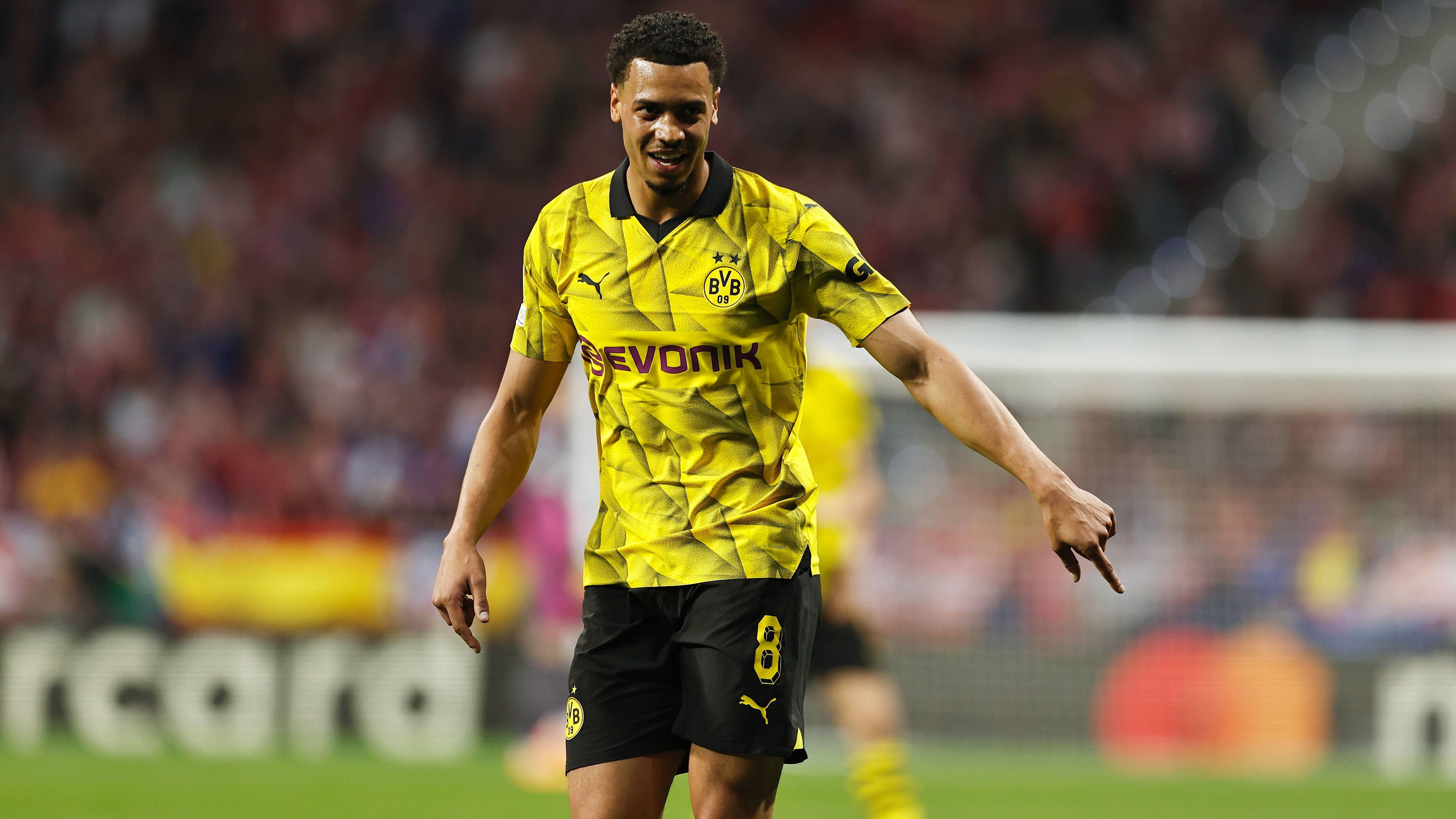 <strong>Felix Nmecha (Borussia Dortmund)</strong><br>Darf noch ein paar Minuten an Stelle des ausgewechselten Brandt mitmachen. <strong><em>ran</em>-Note:</strong>&nbsp;Ohne Bewertung