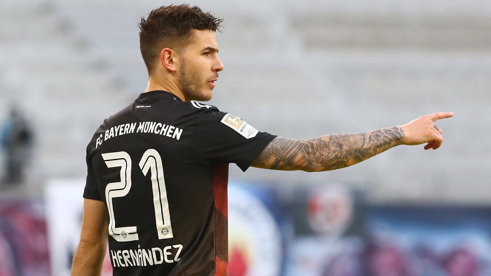 
                <strong>Lucas Hernandez</strong><br>
                Ist der Abwehrboss der Bayern. Hat die Freiburger Offensive zusammen mit Boateng meist im Griff. Steht nahezu immer goldrichtig und gewinnt fast jeden Zweikampf. In der zweiten Halbzeit etwas mehr unter Druck und nicht mehr so dominant. Dennoch mit einer soliden Leistung. In der 62. Minute für Roca ausgewechselt. ran-Note: 3
              