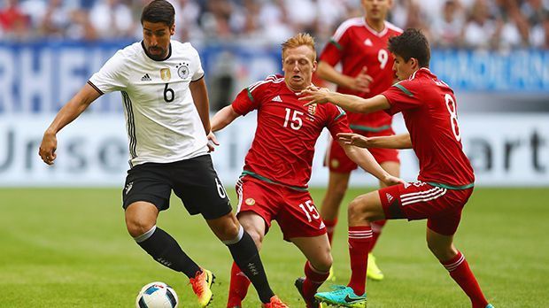 
                <strong>Sami Khedira</strong><br>
                Sami Khedira: Auch Khedira musste Mitte der ersten Hälfte behandelt werden. Blieb blass und wurde zum zweiten Durchgang ausgewechselt. ran-Note: 4.
              