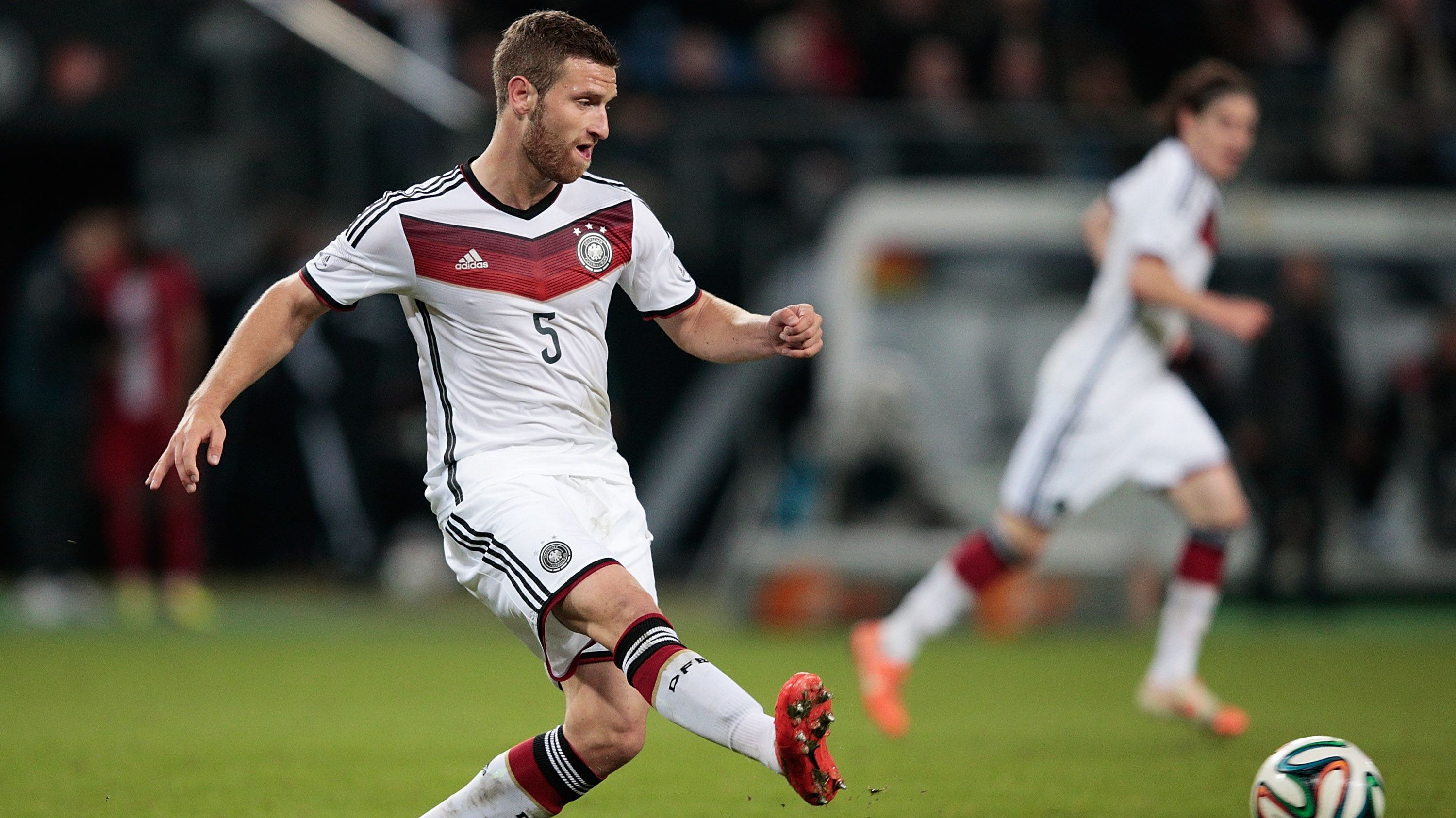 <strong>Shkodran Mustafi</strong><br>Bundesliga-Einsätze vor dem DFB-Debüt: 0<br>DFB-Debüt am: 13. Mai 2014<br>Verein: Sampdoria Genua