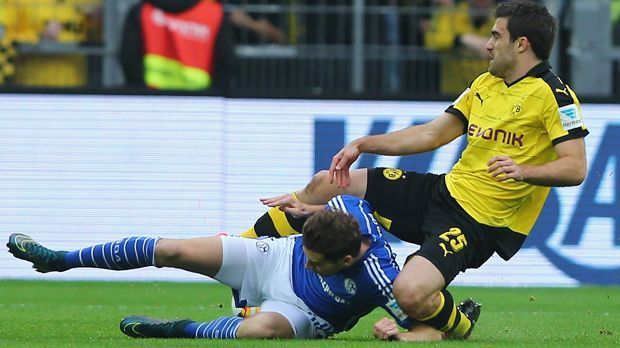 
                <strong>Sokratis</strong><br>
                Sokratis: Bekam es häufiger mit dem schnellen Sane zu tun und konnte den Youngster beim 1:1 nicht mehr entscheiden stören. In der zweiten Hälfte mit einem riesen Fehler, der zum Anschluss führte. ran-Note: 4.
              