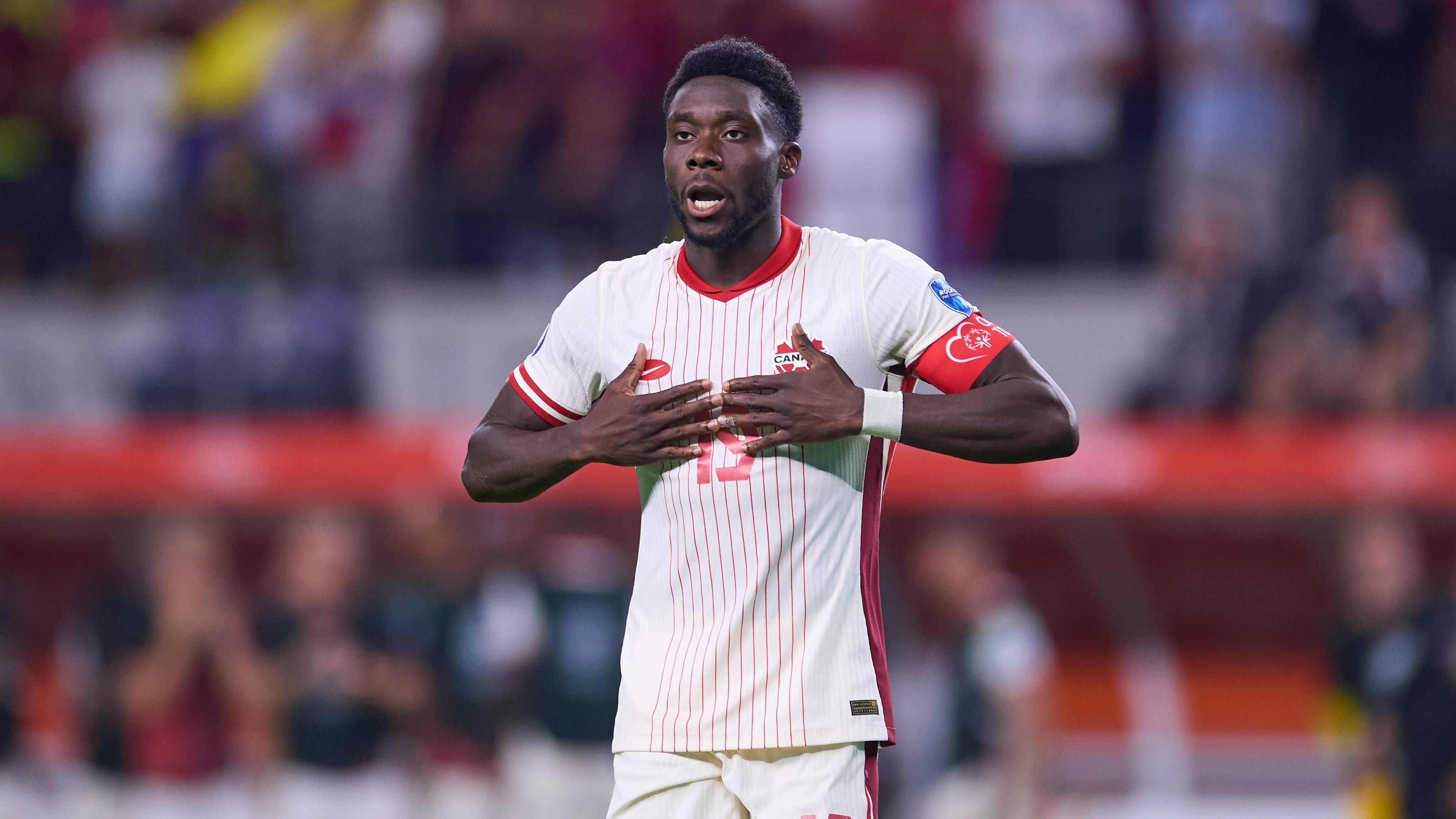 <strong>Alphonso Davies (FC Bayern München)</strong><br>Die Ablöseforderungen des Rekordmeisters belaufen sich dem Bericht zufolge auf 50 Millionen Euro, doch offenbar ließe sich der Preis sogar auf 30 Millionen Euro drücken. Die Madrilenen werden nun entscheiden müssen, ob sie jetzt zuschlagen oder das Risiko eingehen und sich auf die wohl bestehende Einigung mit dem Spieler auf einen ablösefreien Wechsel 2025 verlassen.