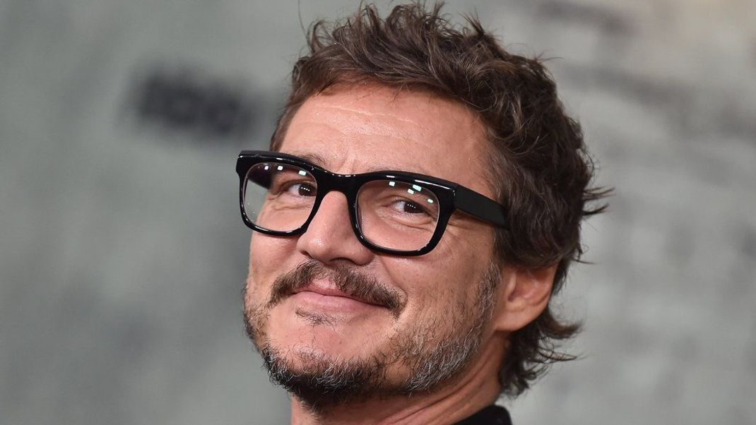 Schauspieler Pedro Pascal hat an Valentinstag seinen Fans ein besonderes Geschenk gemacht.