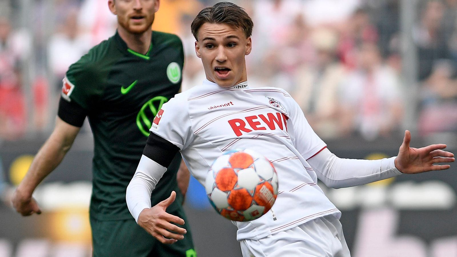 
                <strong>1. FC Köln: Tim Lemperle</strong><br>
                Tim Lemperle kam jüngst zu seinen ersten zwei Einätzen für Deutschlands U21. Für die Kölner stand der 20-Jährige in der vergangenen Spielzeit schon 13 Mal auf dem Feld und traf zwei Mal in der Bundesliga. Allerdings hat der junge Stürmer nun mit Steffen Tigges von Borussia Dortmund einen weiteren Konkurrenten vor die Nase gesetzt bekommen.
              