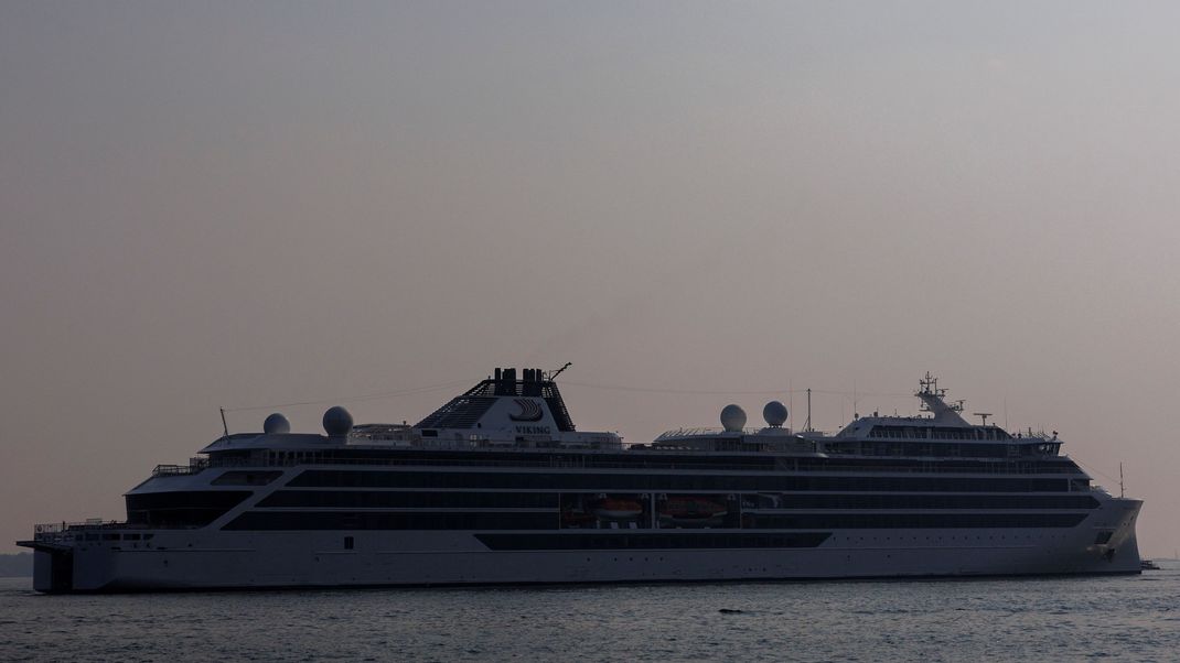 Eine Viruserkrankung grassiert auf einem Kreuzfahrtschiff. (Symbolbild)