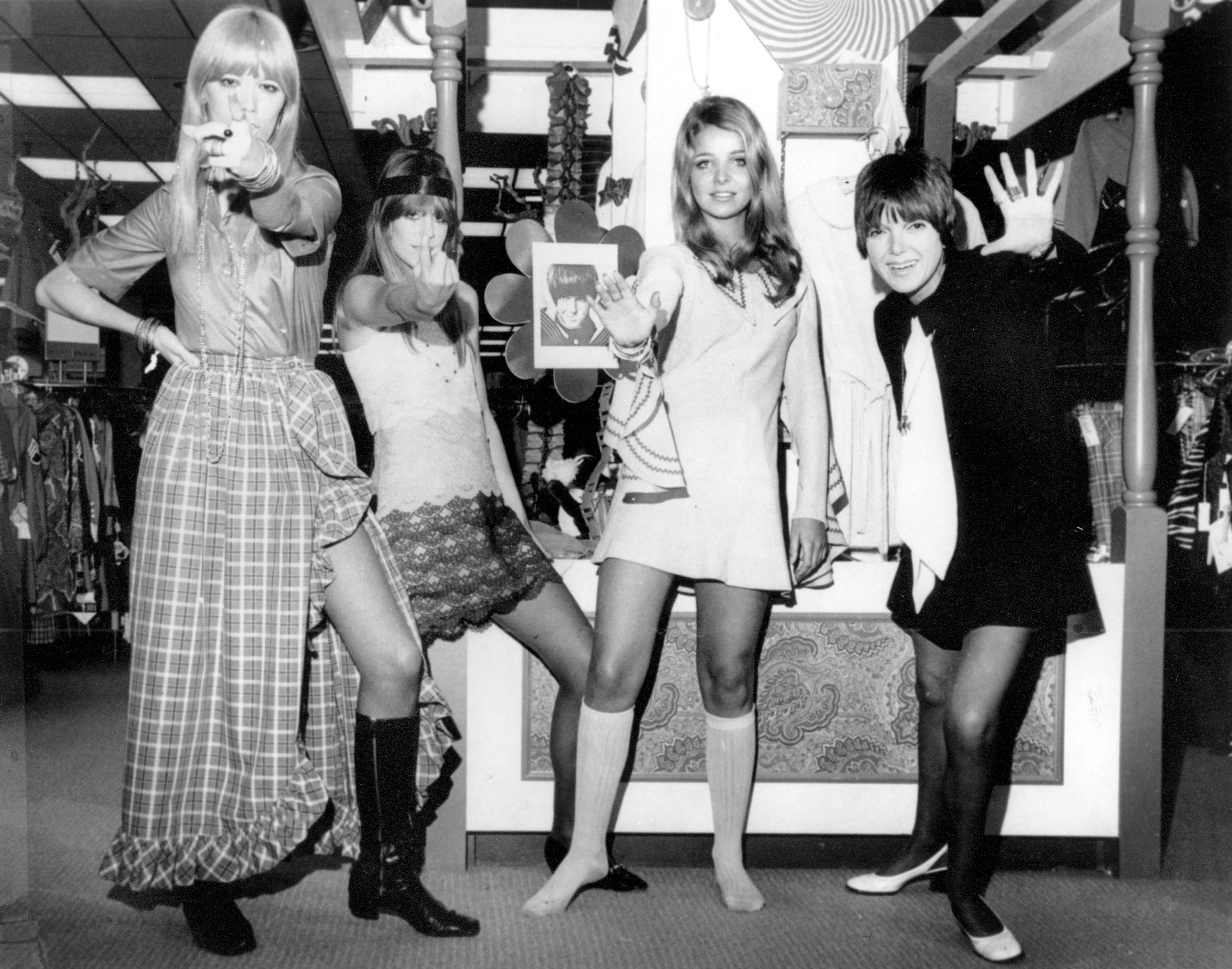 Die britische Modesignerin Mary Quant (rechts) wurde als "Mutter des Minirocks" bekannt.