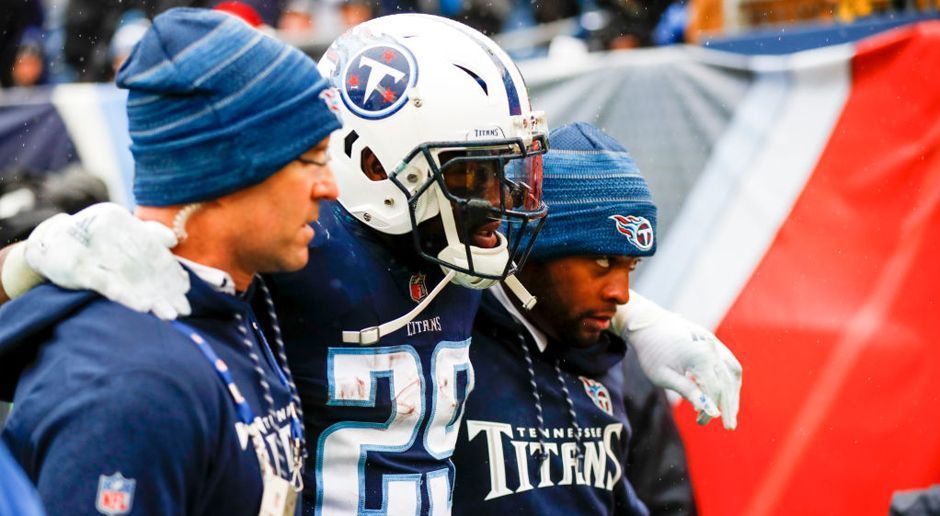 
                <strong>DeMarco Murray (Tennessee Titans)</strong><br>
                Der Runningback zog sich im Spiel gegen die Los Angeles Rams eine Knieverletzung zu und konnte das Spielfeld nur gestützt verlassen. Laut ersten Diagnosen ist sein Knieaußenband betroffen. Ein Einsatz im wichtigen letzten Spiel der regulären Saison gegen die Jacksonville Jaguars gilt als sehr unwahrscheinlich. Selbst wenn der Einzug in die Playoffs gelingt, wäre seine Rückkehr im ersten K.O.-Spiel fraglich.  
              