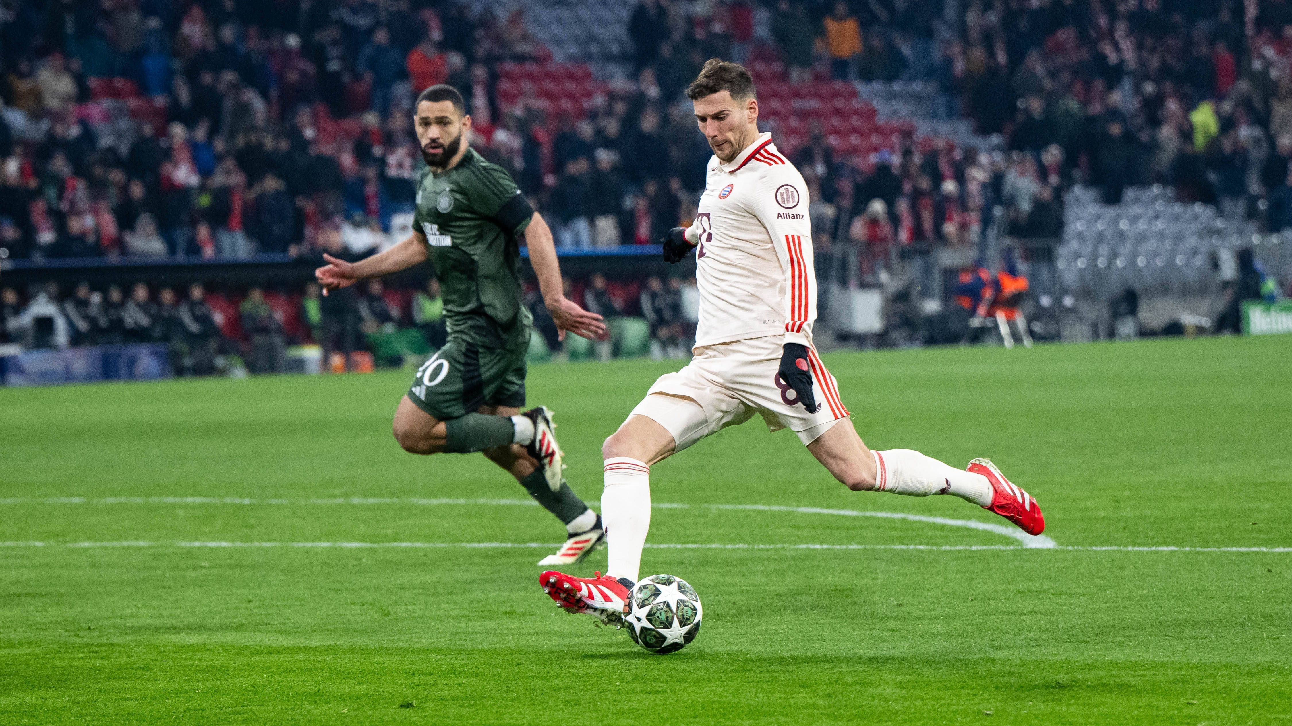 <strong>Leon Goretzka</strong><br>Kein neuer Name ist Leon Goretzka. Der zentrale Mittelfeldspieler hat sich zwar zuletzt zurück in die erste Elf gekämpft, soll jedoch trotzdem im Sommer verkauft werden. Er profitiert von den Verletzungen und Formschwächen anderer Spieler.