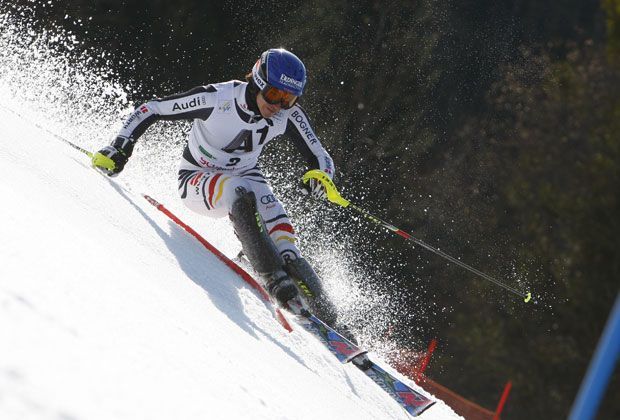 
                <strong>Felix Neureuther vs. Marcel Hirscher - zwei Freunde im Olympia-Duell</strong><br>
                Bei der Ski-Weltmeisterschaft in Bormio 2005 holte Neureuther mit der Mannschaft die Gold-Medaille. Bei der WM in Schladming 2013 reichte es dann mit dem Team "nur" für Bronze und im Einzel im Slalom für Silber.
              
