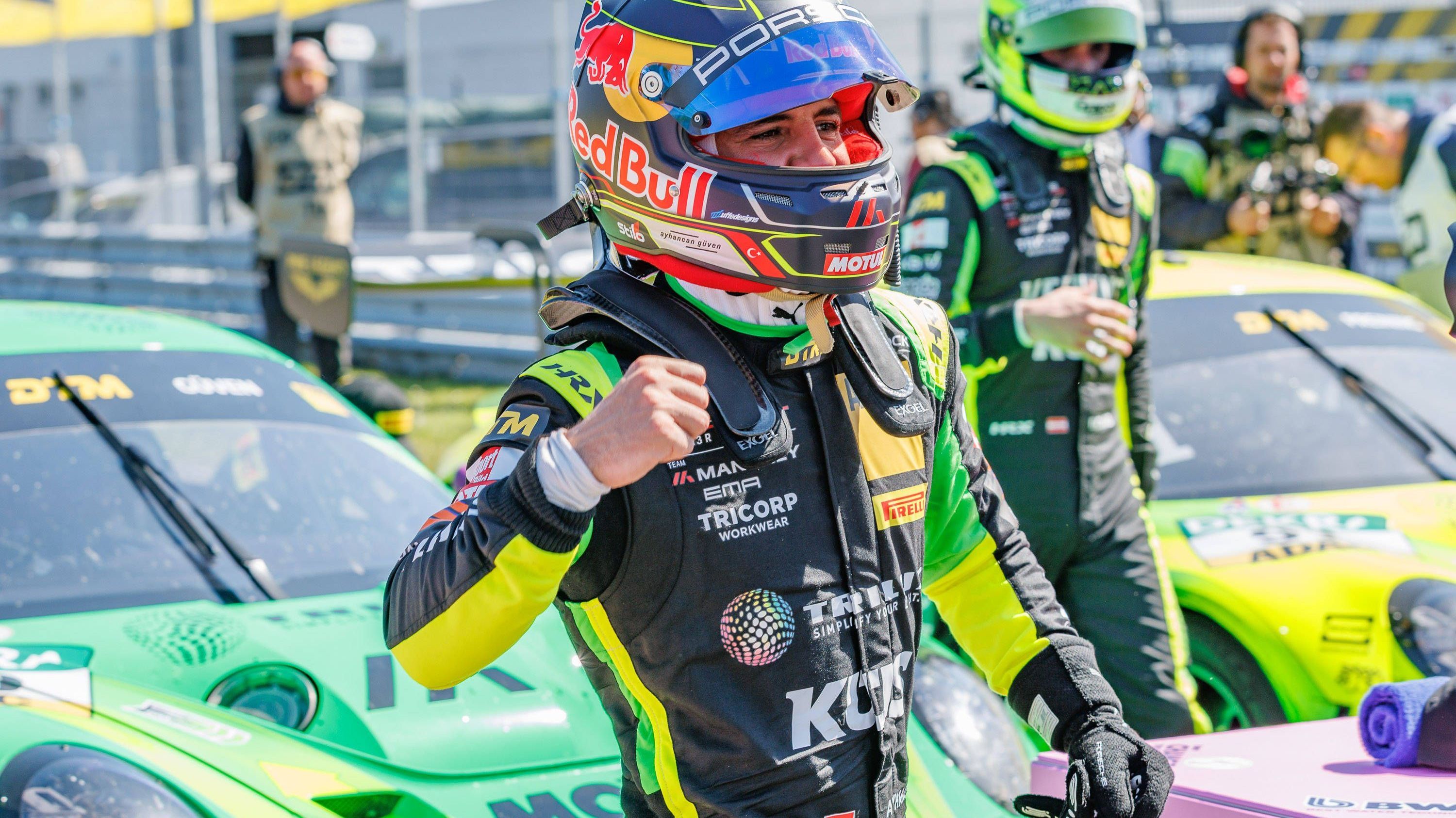 <strong>Platz 3: Ayhancan Güven (Manthey EMA - Porsche)</strong><br>Am Samstag noch schwächer als Preining, am Sonntag dann fantastisch. Der Türke feierte durch eine starke Leistung seinen ersten DTM-Sieg. In der Fahrerwertung liegt er nur drei Punkte hinter der Spitze.