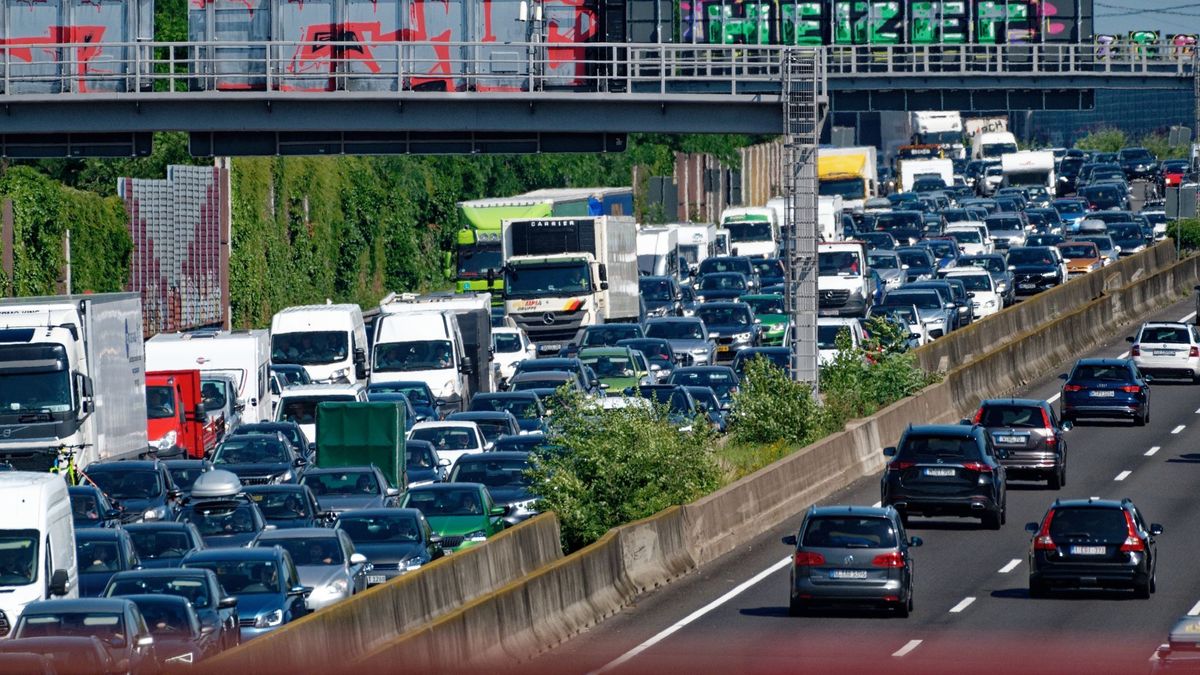 ADAC rechnet mit vollen Autobahnen zum Start in Pfingstwochenende