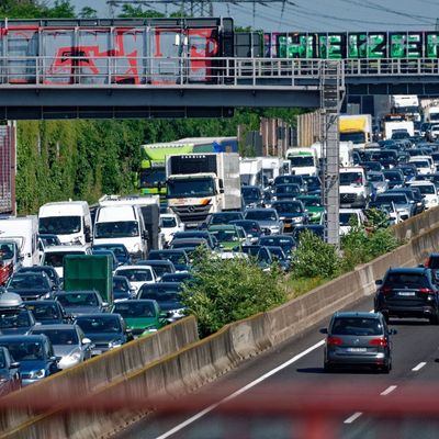 ADAC rechnet mit vollen Autobahnen zum Start in Pfingstwochenende