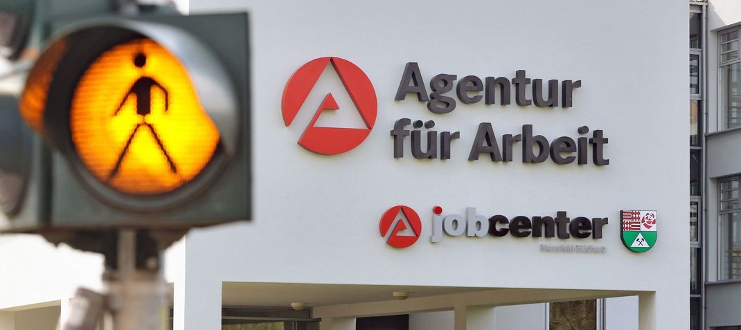 Article Image Media