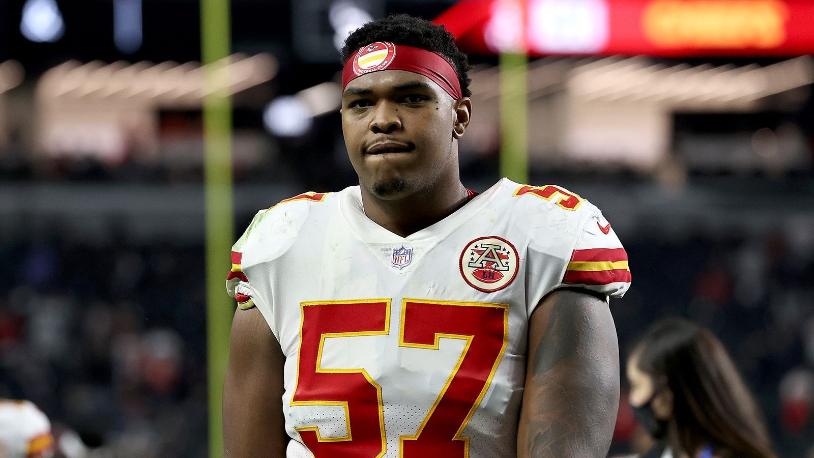 
                <strong>Kansas City Chiefs: Orlando Brown Jr.</strong><br>
                Die Kansas City Chiefs legten in der vergangenen Offseason einen Erst-, Dritt-, Viert- und Fünftrunden-Pick für Orlando Brown und einen Zweit- und Sechstrunden-Pick auf den Tisch. Der Left Tackle sicherte die Blind Side von Patrick Mahomes über weite Strecken ab und die Chiefs wären gut beraten, den 25-Jährigen zu halten.
              