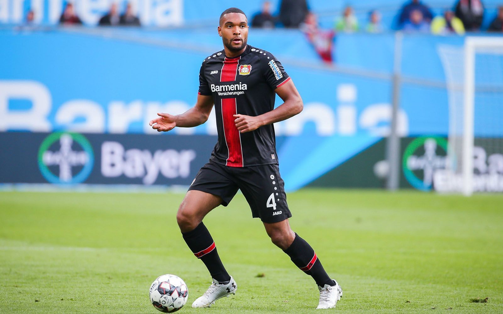 
                <strong>Platz 11: Jonathan Tah (Bayer Leverkusen)</strong><br>
                Bundesliga-Einsätze: 33Angekommene Pässe: 2.172 Fehlpässe: 189Pass-Summe: 2.361Quote: 91,99 Prozent 
              
