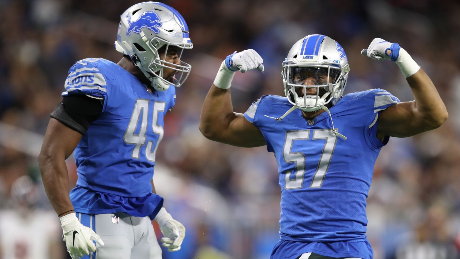 
                <strong>Wie die Detroit Lions es noch in die Playoffs schaffen</strong><br>
                Die Detroit Lions, die aktuell bei einer Bilanz von einem Sieg, zehn Niederlagen und einem Unentschieden stehen, können noch in die Playoffs kommen. Dafür müssen allerdings satte 36 Partien genau richtig ausgehen. Obwohl die Steelers bereits gegen die Vikings verloren haben, ist eine Teilnahme an der Postseason immer noch theoretisch möglich. ran zeigt, was passieren muss, damit das Unmögliche möglich wird. (Quelle: CBS Sports)
              