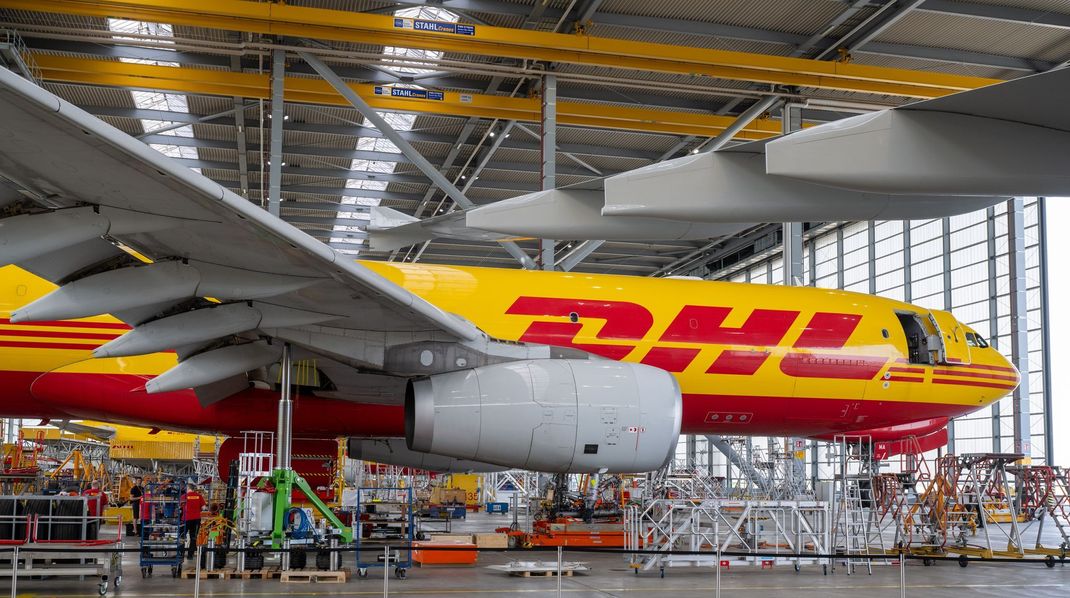 DHL-Flieger in Leipzig: Das Unternehmen hat die Sicherheitsmaßnahmen erhöht (Archivbild).