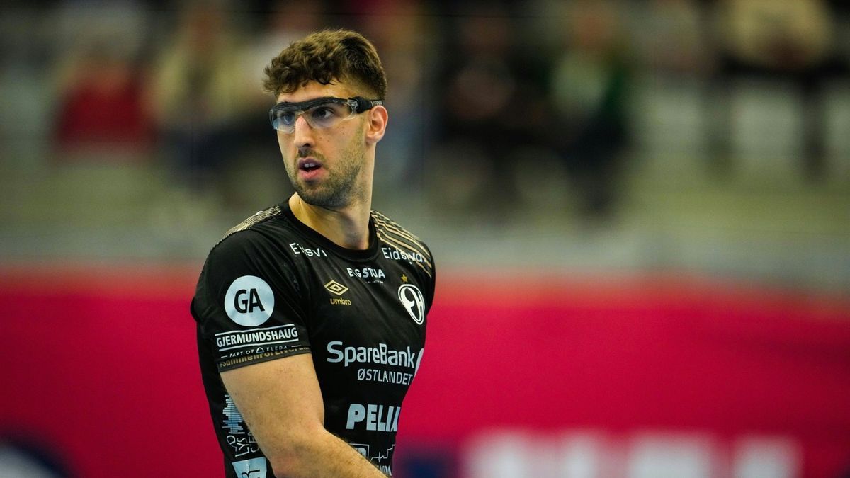 Antonio Serradilla Cuenca spielt mit Schutzbrille