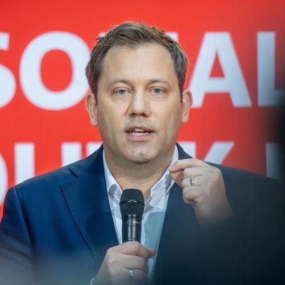 Asylbewerber, die mit Terror drohen, müssen nach den Worten von SPD-Chef Lars Klingbeil die Bundesrepublik verlassen.