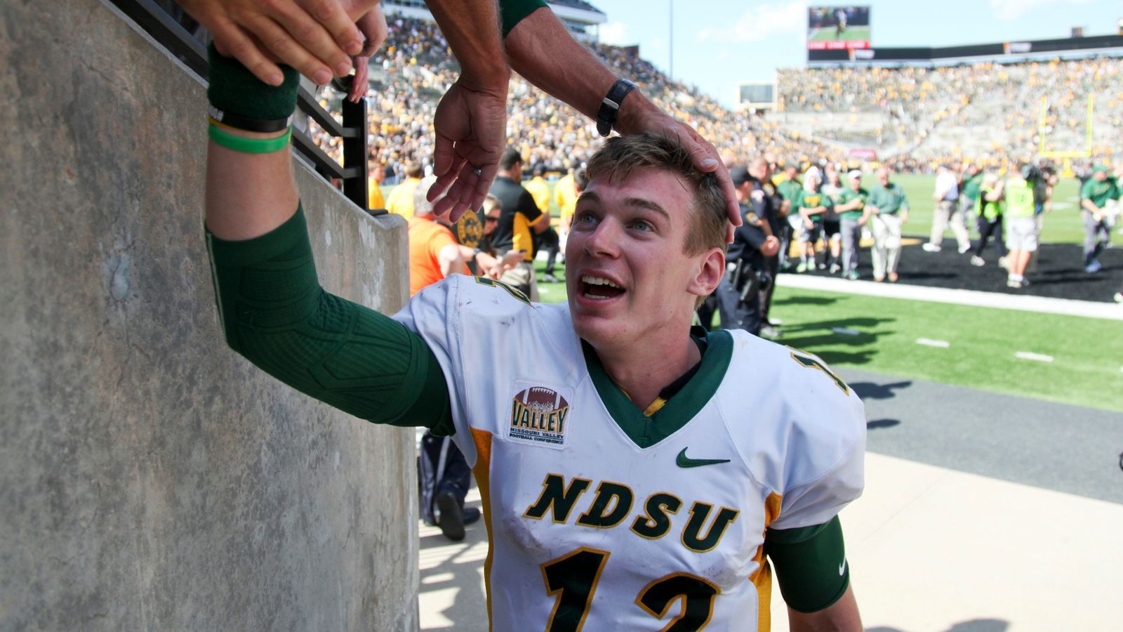 
                <strong>Easton Stick</strong><br>
                College: North Dakota StateWonderlic-Score: 32
              