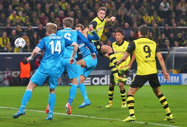
                <strong>Borussia Dortmund - Zenit St. Petersburg 1:2</strong><br>
                Nach einem Hulk-Kracher holt Kapitän Sebastian Kehl die Dortmunder zurück ins Spiel. Doch in der zweiten Hälfte schläft die BVB-Abwehr und Rondon sorgt mit einem Kopfball für die Pleite.
              