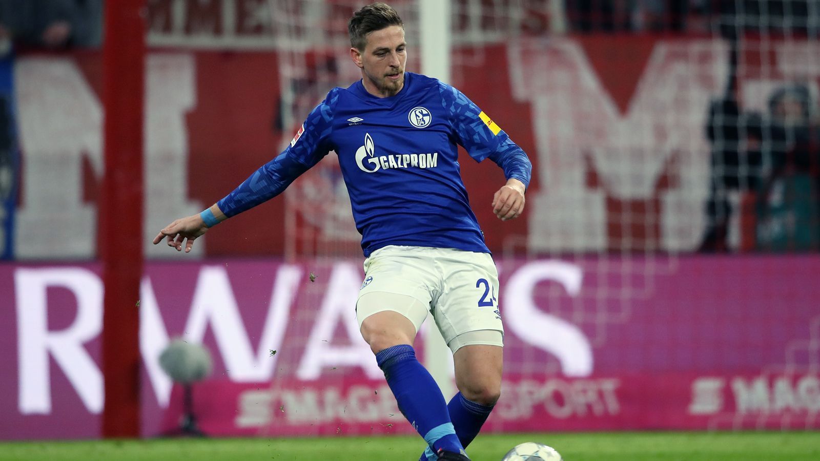 
                <strong>Bastian Oczipka (FC Schalke 04)</strong><br>
                Einsatzminuten: 2.250Einsätze: 25Position: Linksverteidiger
              