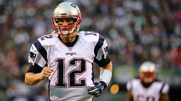 
                <strong>Brady</strong><br>
                Tom Brady bricht Rekord um Rekord. Sein letzter Coup: Der Quarterback der New England Patriots zog mit Brett Favre gleich. Beide erzielten 481 Touchdown-Pässe für ein einziges Team. 
              